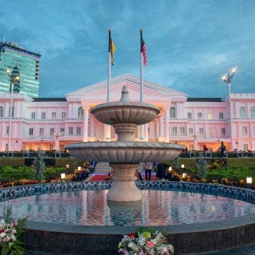 Kompleks Satria Pertiwi, Pejabat Premier Sarawak Baharu Ala 'White House'