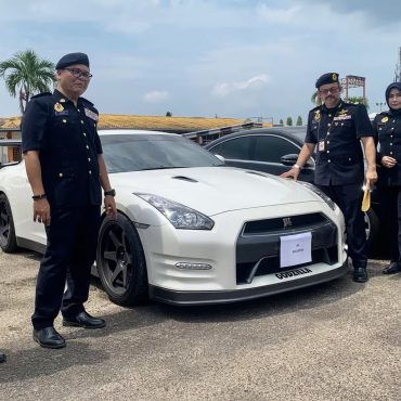 Nissan GT-R Antara 13 Kereta Mewah Bernilai RM5 Juta Disita JPJ Kelantan
