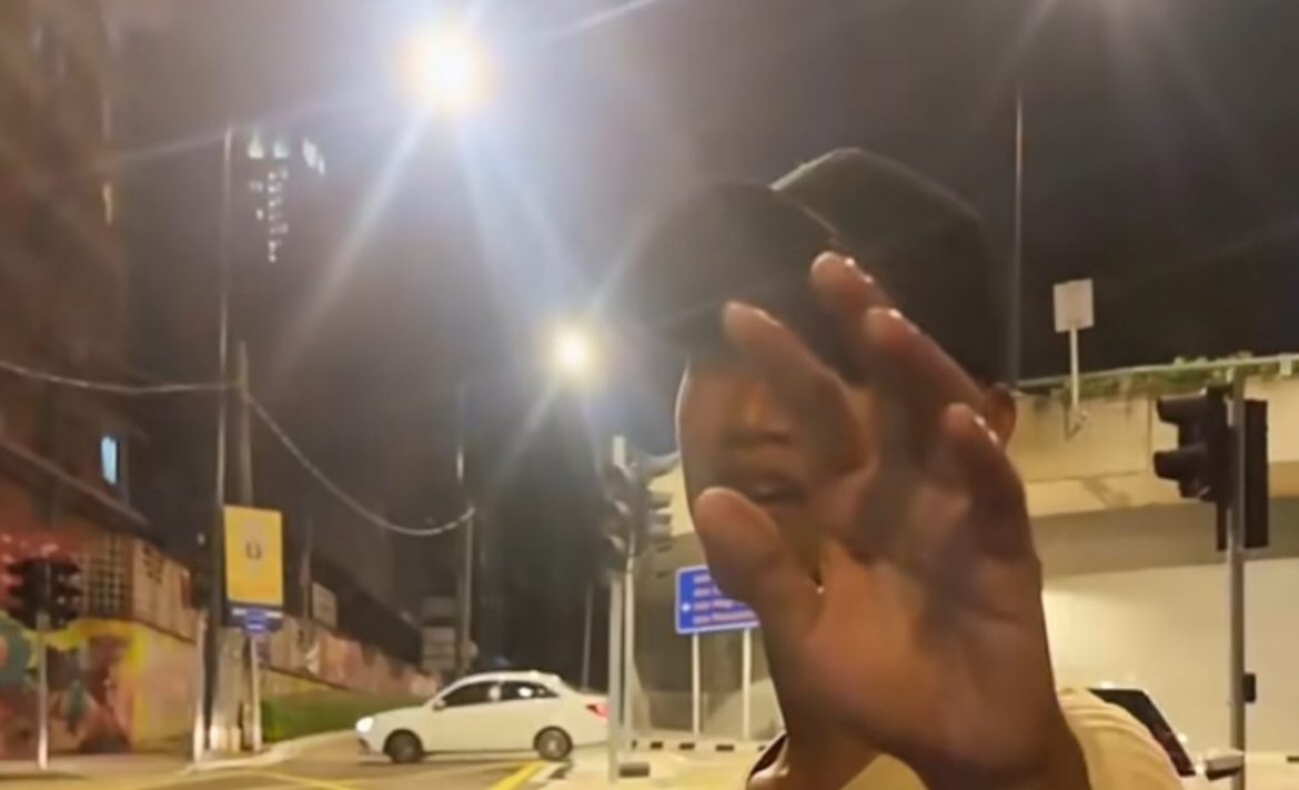 Peguam Tegur Netizen Yang Sokong Ulat Parkir Sebagai Satu Sedekah