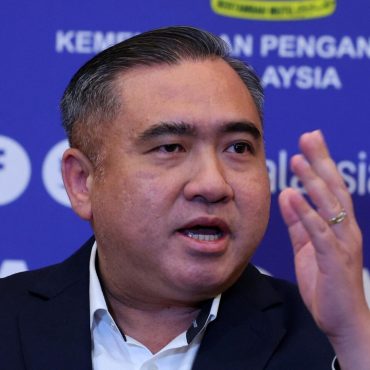 'Anda Boleh Kritik Saya, Tapi Tolonglah Pasang Kerusi Kanak-Kanak' – Anthony Loke
