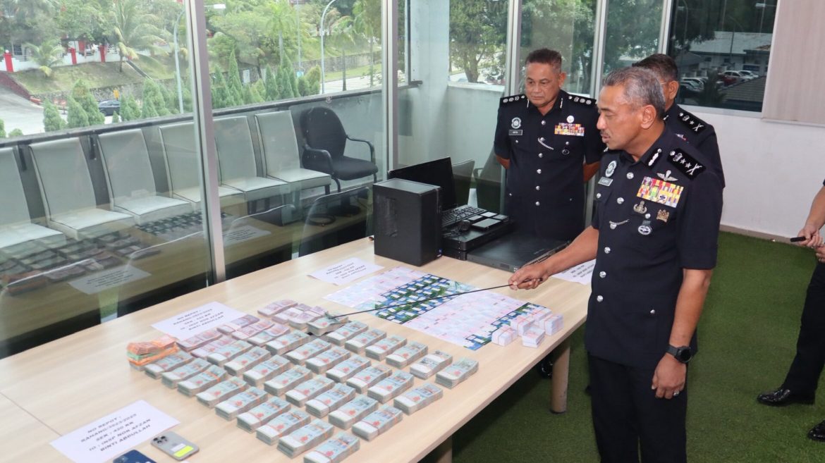160 Lori Dikesan Guna Kad TNG 'Hack', Dimasukkan RM300 Secara Haram
