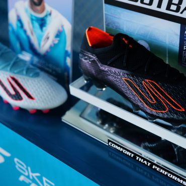 Skechers