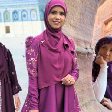 Auntie Purple Dedah Suami Perokok Tegar, Akui Perlu Ada Tolak Ansur  – ‘Sudah 26 Tahun Kahwin, Saya Pun Tak Sempurna’