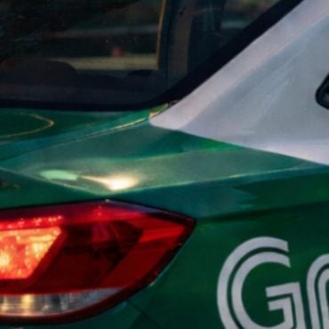 Penumpang Terharu Pemandu Grab Sanggup Tunggu Dia Naik Tangga Dahulu Sebelum Beredar