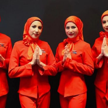 Kru Kabin AirAsia Kini Boleh Berhijab