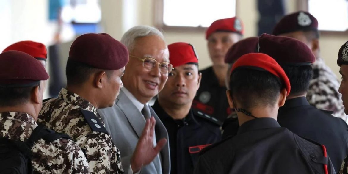 Mahkamah Tinggi Tolak Permohonan Najib Razak Untuk Jalani Tahanan Rumah