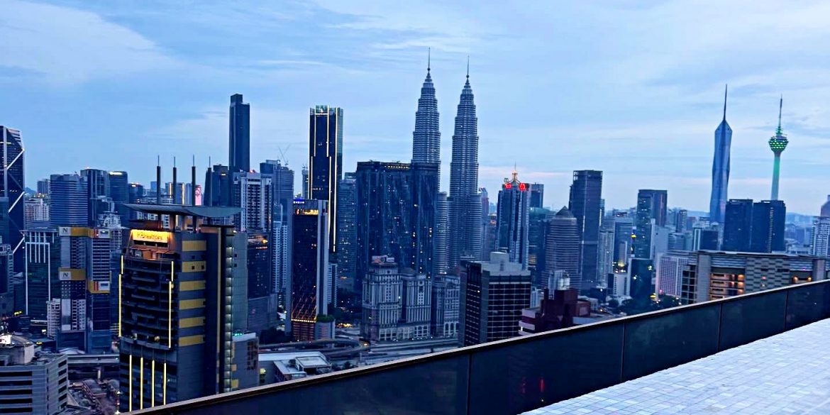 'Tak Tahu Nak Buat Apa Selepas 3 Hari Di Sini' - Lelaki Rusia Pelik Malaysia Jadi Tumpuan Pelancong