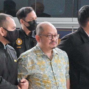 Dituduh Terima Suapan Berjumlah Lebih RM176,000, Syamsul Iskandar Mengaku Tidak Bersalah