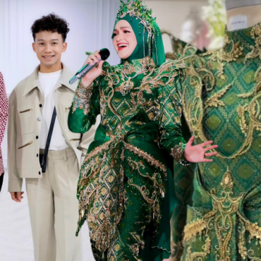 [VIDEO] 72,000 Peminat Saksi Songket Hijau Bianca Bella Di Legacy 30 Siti Nurhaliza – ‘Idola Sarung Busana Rekaan Kami’
