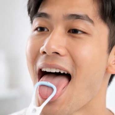 Nafas Berbau? Ini Kepentingan Berus Lidah Yang Ramai Terlepas Pandang