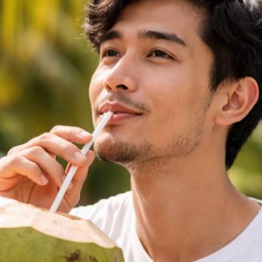 Bukan Sekadar Minuman Penyegar, Air Kelapa Dipercayai Bantu Tingkatkan Kesuburan Lelaki