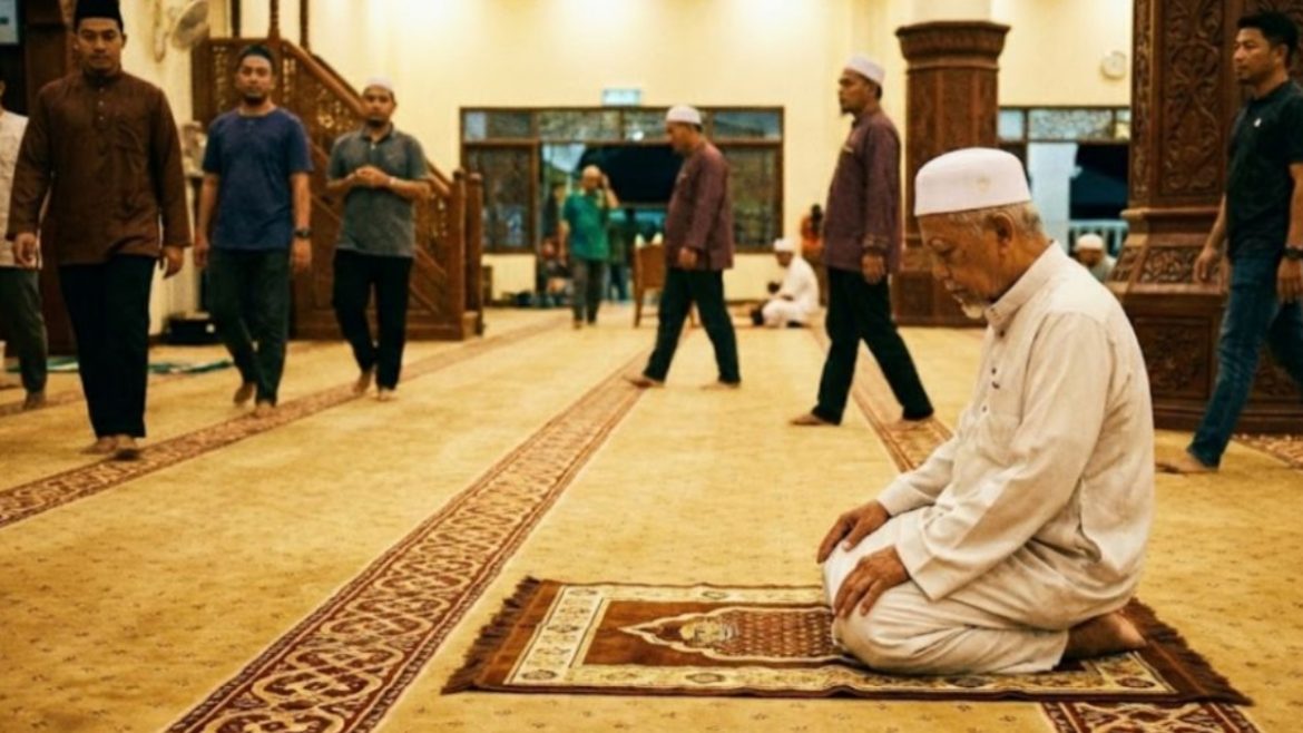 Adab Melintas Di Hadapan Orang Solat: Mengapa Penghalang Saf Itu Penting?
