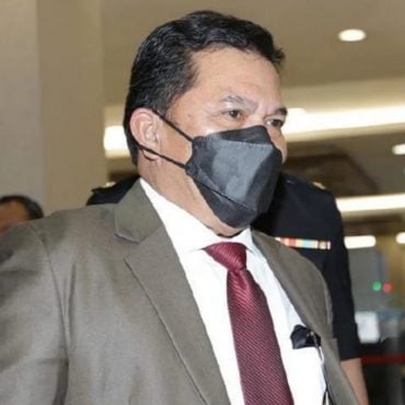 Bekas KP Perisikan Pertahanan Tidak Mengaku Terima Rasuah USD20,000, RM64,000 Beli Tiket Penerbangan Untuk isteri