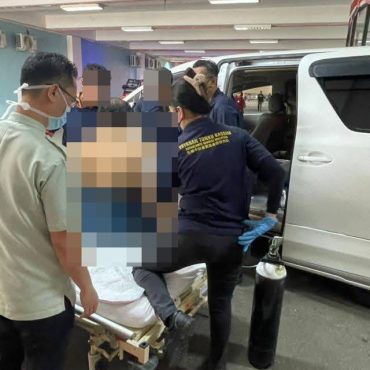 Alami Sesak Nafas, Lelaki Seberat 200kg Terpaksa Dibantu 8 Anggota Penyelamat Untuk Ke Hospital