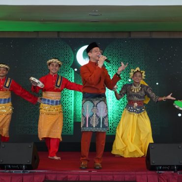 [VIDEO] ‘Gema Raya’ Taruhan Terbaharu Rayme Zainal, Gabung Elemen Arab & Timur Tengah – ‘Bukan Kejar Populariti, Ini Minat’