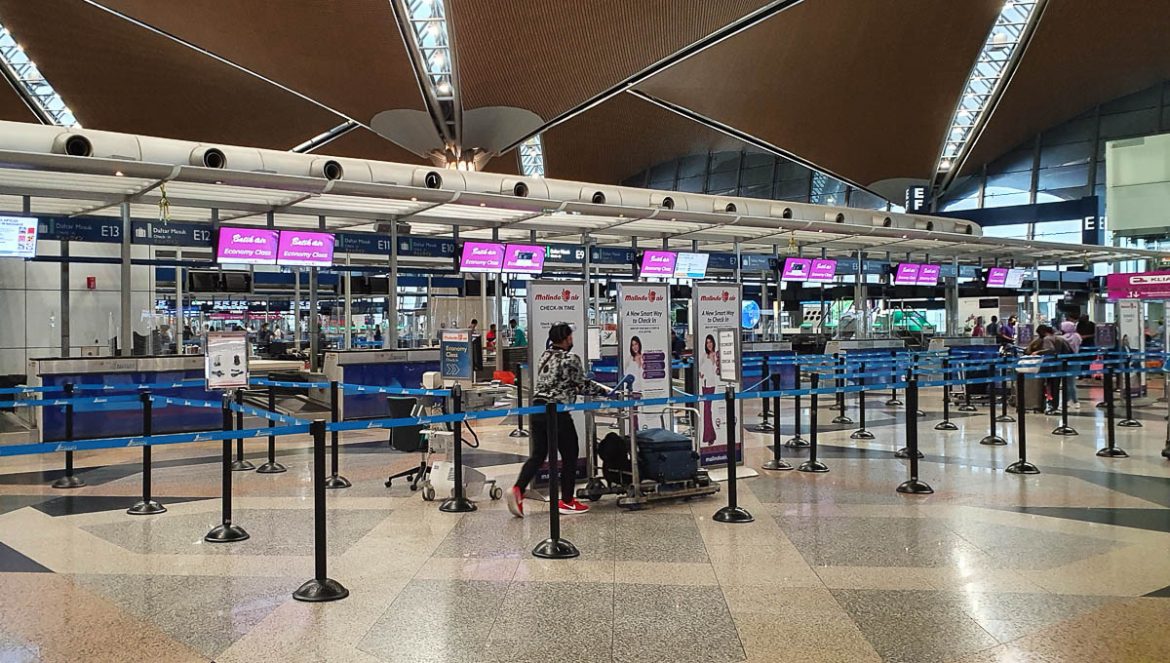 Padah Ikut 'Cadangan' AI, 8 Warga Isra*l Ditahan Waktu Transit Di KLIA