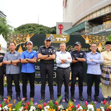 2,000 Pek Bubur Lambuk Diedarkan, FGV & PDRM Lancar Op Selamat 26 Sempena Raya