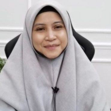 Ustazah Asma’ Harun Pesan Jangan Buat Lagi Trend ‘Berjoget Ambil Duit Raya’, Jaga Adab & Maruah Diri