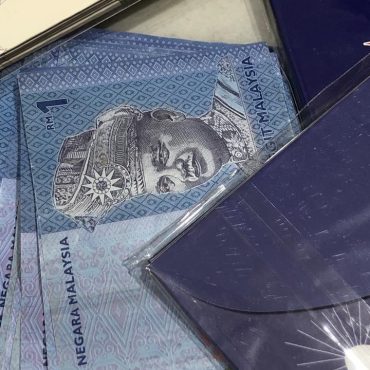 Hina Sangatkah RM3? Polemik Duit Raya 'Sedikit' Cetus Perdebatan Hangat Netizen