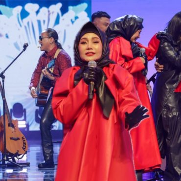 ‘Selepas Cerai, Ini Kali Pertama Saya & Azeva Satu Pentas Dengan Ameng..Tuhan Pertemukan Semula Kami Sekeluarga’ – A Aida