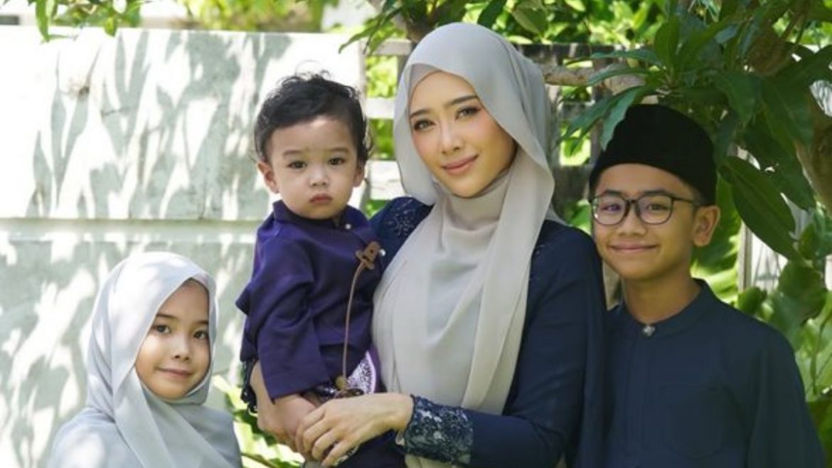 Fatin Afeefa Kongsi Pengalaman Sara Hidup Tanpa Nafkah Daripada Bekas Suami – ‘Catu Makanan Kongsi Bertiga’
