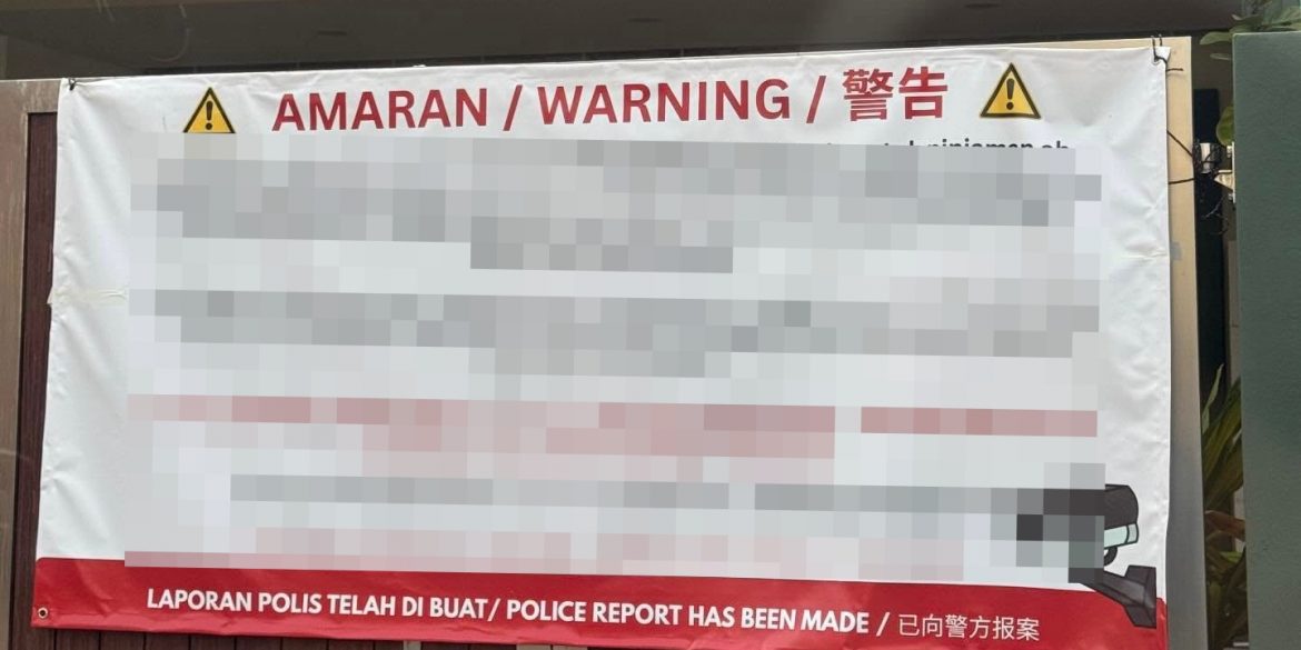 Ramai Simpati Lihat Pemilik Rumah Baharu Terpaksa Letak 'Banner' Susulan Ah Long Simbah Cat