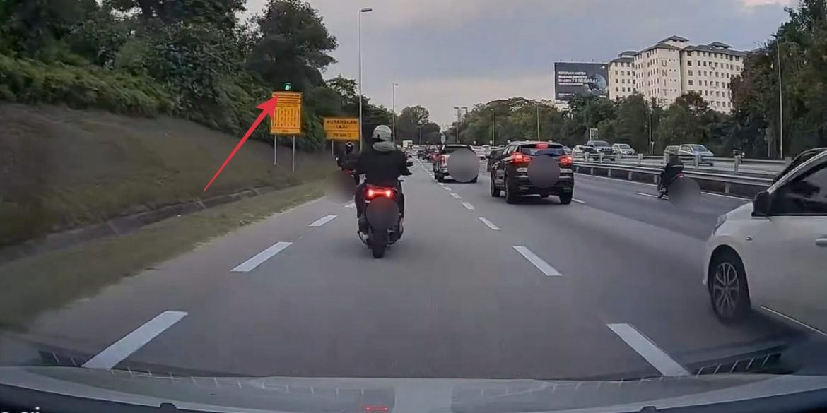 'Nampak Tak Bijak' - Rider Halang Kereta Di Laluan 'Smart Lane' Sewaktu Diaktifkan Undang Kemarahan Ramai