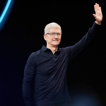 15 Tahun Terajui Apple, Tim Cook Lepas Jawatan CEO
