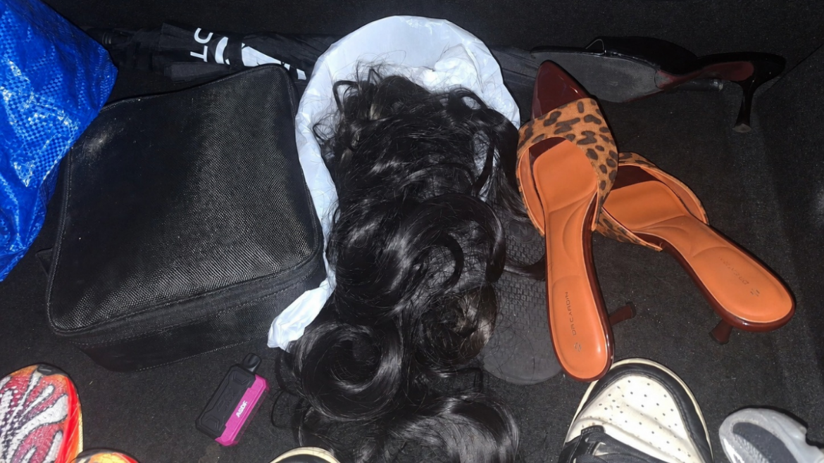 Isteri Jumpa Beg Makeup, Rambut Palsu & Kasut Tumit Tinggi Dalam Kereta Suami – ‘Perempuan Murah Mana Kau Angkut?’