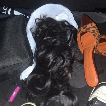 Isteri Jumpa Beg Makeup, Rambut Palsu & Kasut Tumit Tinggi Dalam Kereta Suami – ‘Perempuan Murah Mana Kau Angkut?’