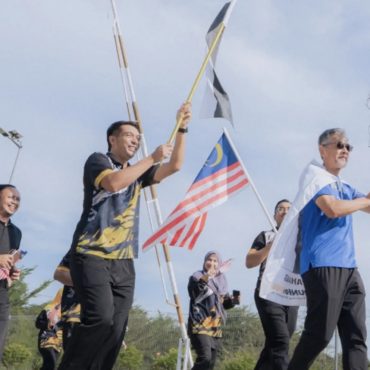 'Uncle' Berusia 66 Tahun Lari 2,200KM Demi Kanak-Kanak Penghidap Kanser
