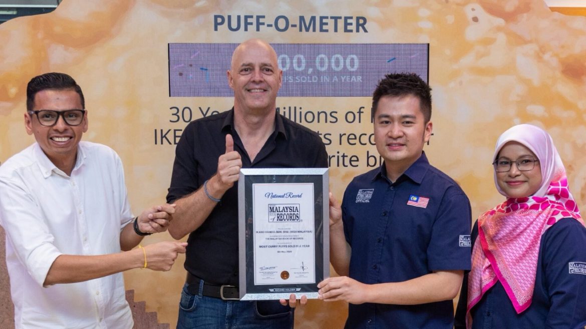 Cuma Naik 40 Sen Dalam 30 Tahun, Pengarah IKEA Malaysia Kongsi Sebab Karipap Kekal Murah