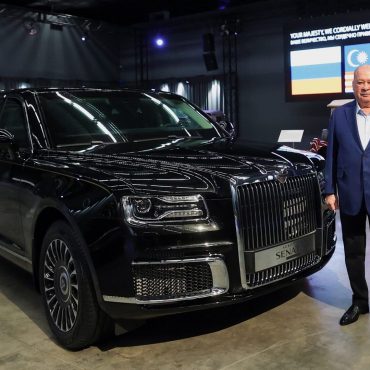 Simbol Akrab Malaysia-Rusia: Agong Terima Kenderaan Peribadi Aurus Senat