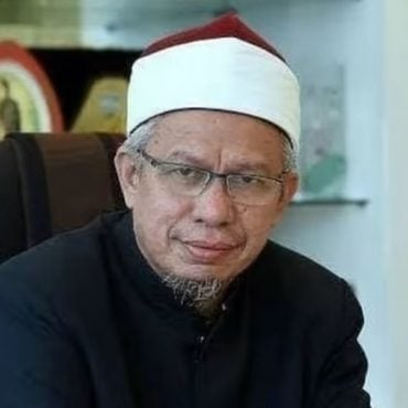 Elfira Loy Pujuk Kanak-Kanak Kening Bersambung, Akui Faham Situasi Diejek – ‘Saya Buat Tak Tahu Sampai Jadi Signature’