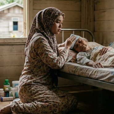 Isteri Jaga Mentua Strok Di Kampung, Suami Senyap-Senyap Kahwin Dengan ‘Officemate’ – ‘Dua Tahun Dia Tipu Saya’