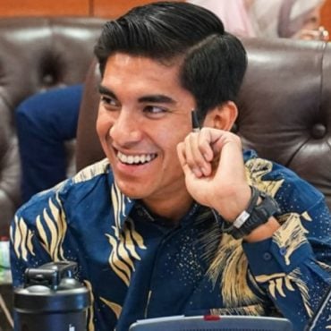 [VIDEO] ‘Syed Saddiq Sanggup Naik Gunung & Turun Laut Demi Rakyat, Tak Ambil Duit Atau Bayaran’