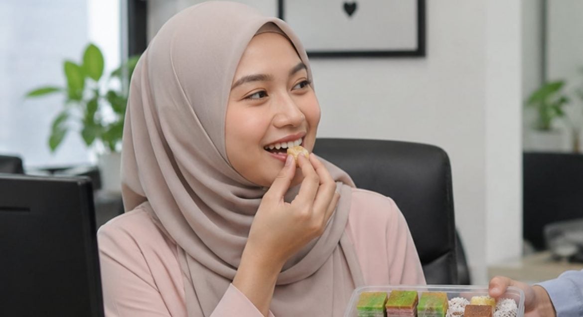 Perawat Dedah Wanita Disihir Rakan Sepejabat – ‘Minyak Pengasih Campur Tanah Kubur, Dia Makan Kuih Kawan Bagi’