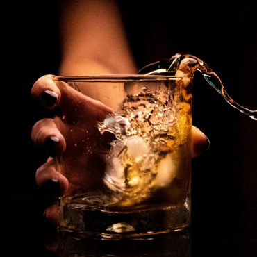 'Terima Kasih, Malaysia' – Wanita Poland Kongsi Kisah Berhenti Minum Arak Selepas Berhijrah Ke Sini