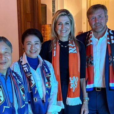 Hubungan 426 Tahun Diuji Di Padang: Maharaja Jepun & Raja Belanda Saksi Aksi Tegang Samurai Blue vs Orange Lions