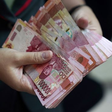 'Kenapa Rupiah Sangat Lemah?' — Ini Soalan Tentang Indonesia Yang Paling Banyak Dicari Dunia Di Google