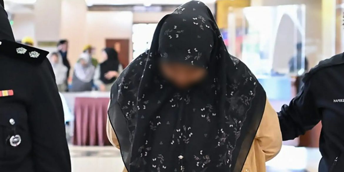 Sanggup Seleweng TnG RM568,200 Demi Kekasih, Bekas Juruwang Dipenjara 2 Tahun