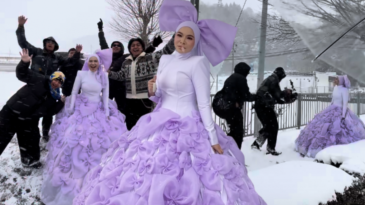 Aina Abdul Perjelas Sebab Terbang Ke Jepun Untuk Shoot MV – ‘Cara Saya Hiburkan Diri, Bercuti Sambil Bekerja’