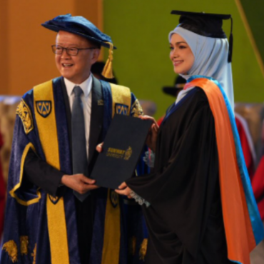 Siti Nurhaliza Terima Ijazah Kehormat Sarjana Dalam Bidang Seni Kreatif & Media