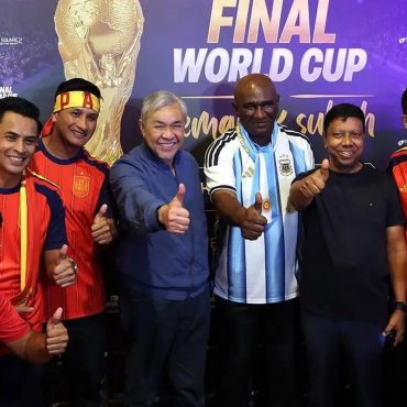 Zahid Hamidi Suara Hasrat Malaysia Anjur Piala Dunia, Harap Harimau Malaya Layak
