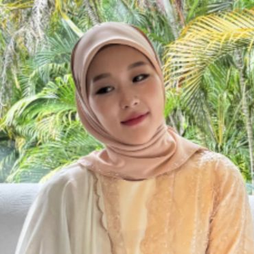 [VIDEO] Ryzal Ibrahim & Maryam Lawat Ayunie Di Hospital – ‘Jarang Tengok Dia Sakit Sampai Tahap Ini’