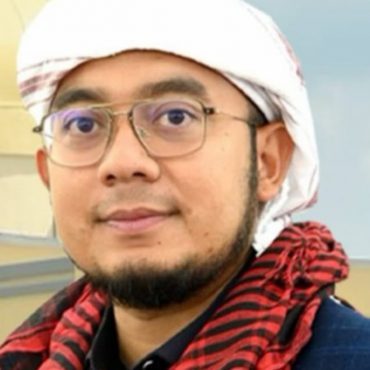 [VIDEO] ‘Dia Kahwin Dengan Saya Bukan Sebab Cinta Tapi Sebab Anak’ – Watie Hanifiah