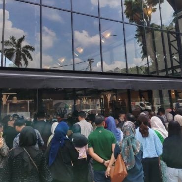 Rembayung Macam ‘Rusuhan’, Khairul Aming Tampil Mohon Maaf – ‘6 Bulan Berniaga First Time ..’