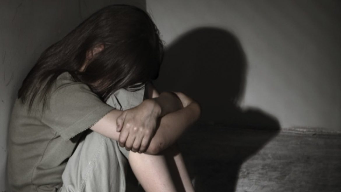 Wanita Didakwa Jadi Mangsa R*gol Bapa & Dua Bapa Saudara Sejak Usia 13 Tahun, Ibu Hanya Respon – ‘Yang Penting Tak Hamil’