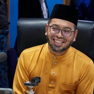'Maklum Balas Amat Positif' – Menteri Agama Dedah Banyak Pusat Beli-Belah Kini Mula Rebut Peluang Anjur Solat Jumaat