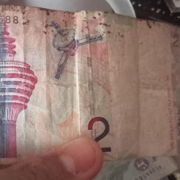 'Apa, RM2 Pernah Wujud?’ – Hantaran Gen Z Ini Buat Rata-Rata Netizen Terasa Tua